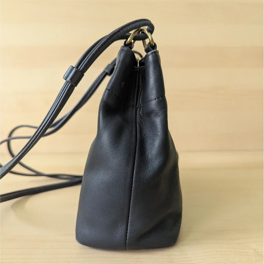 Vintage Coach Navy Blue Leather Crossbody Bag 80s Made in USA 0373-320